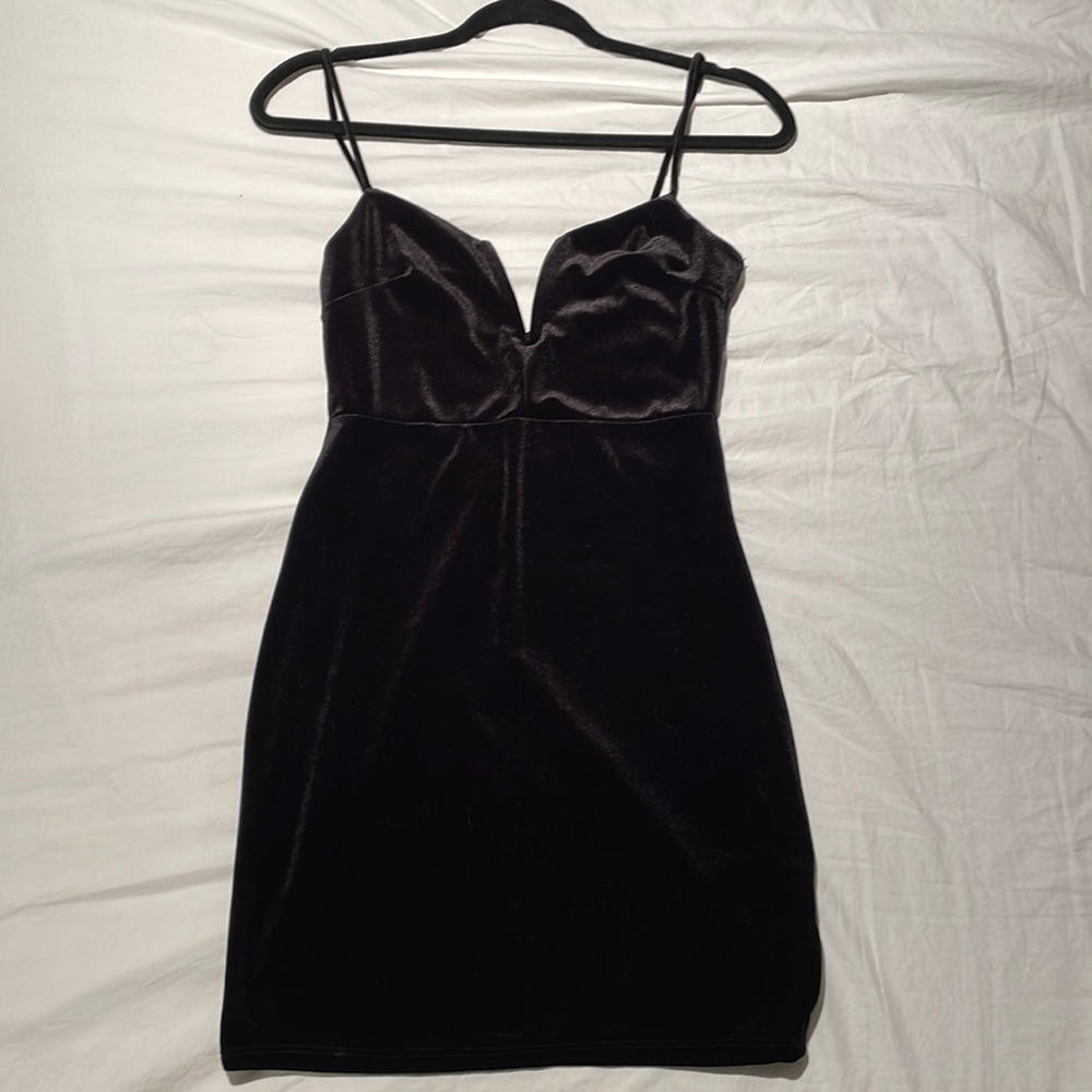 Hollywood Boutique - black velvet mini dress: size small